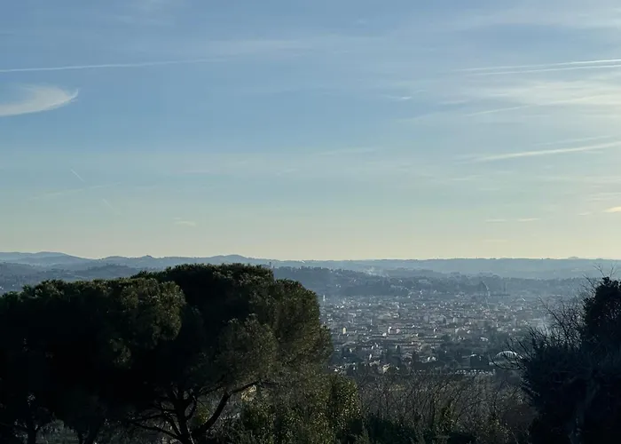 Florence Rock Apartment